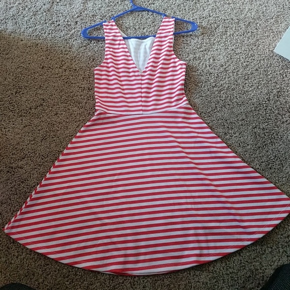 A-line skater dress - Picture 3 of 4